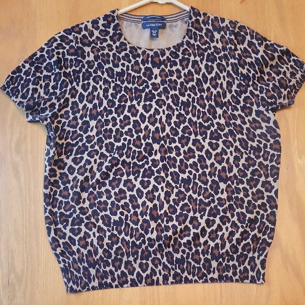 Lands End Stylish leopard print short sleeve top. M/P  NWOT